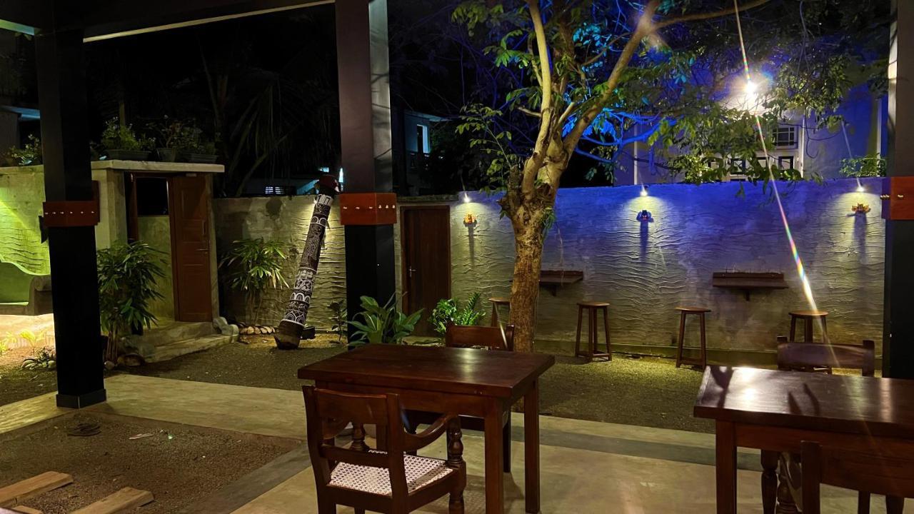 Sea Pink Residence Bentota Esterno foto